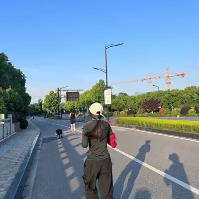 徐玲